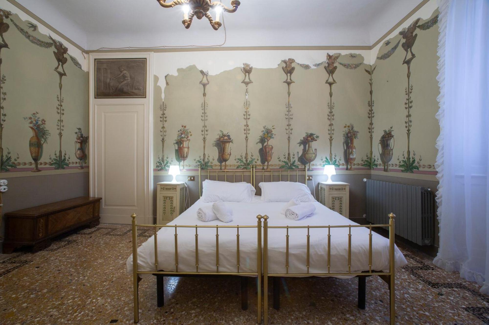 Dimora Storica Vicolo Del Volto Apartment Iseo Bagian luar foto