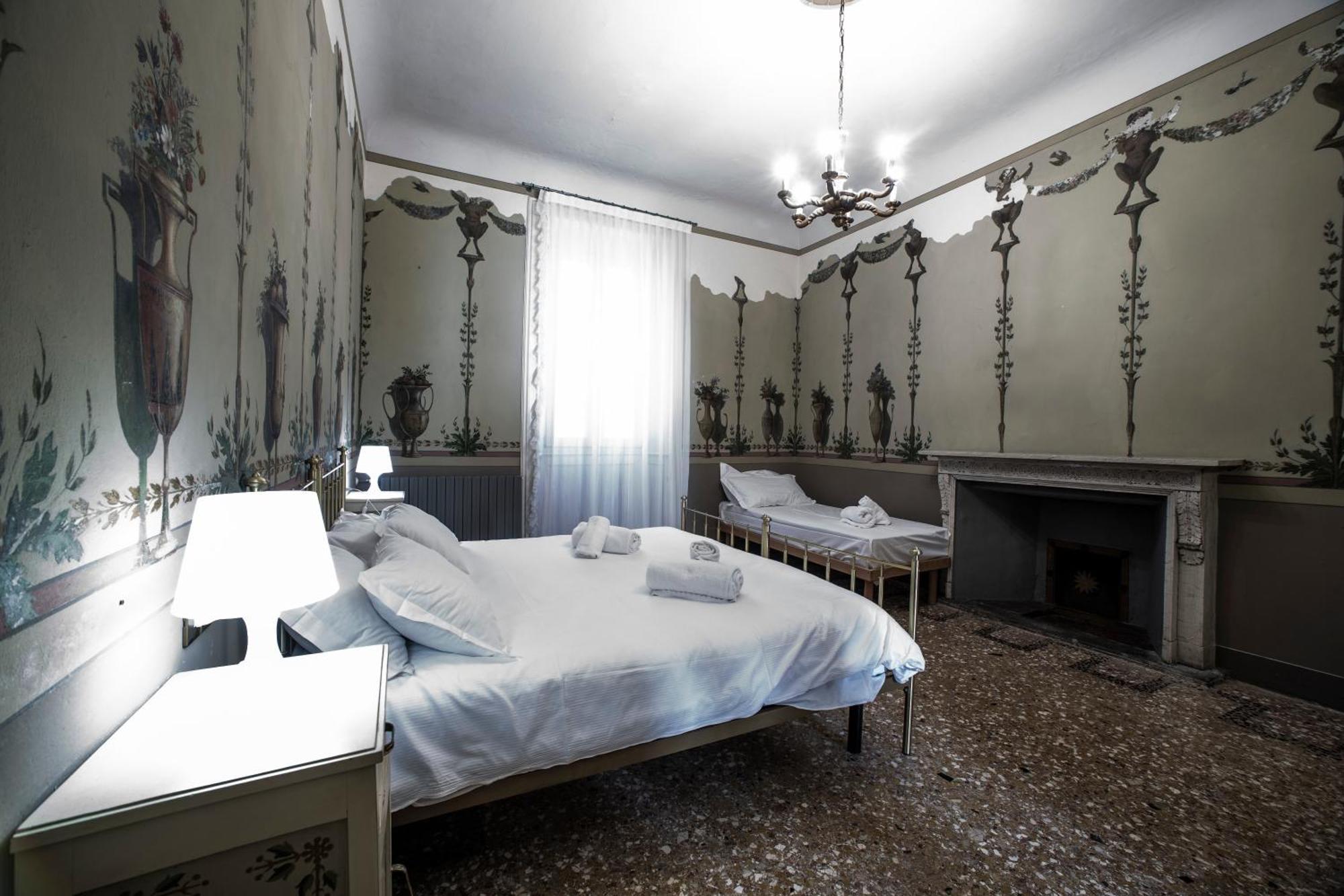 Dimora Storica Vicolo Del Volto Apartment Iseo Bagian luar foto